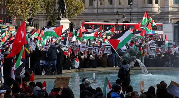 الجارديان: التضامن مع فلسطين تحصل على موافقة الشرطة البريطانية لتنظيم مسيرة غدا السبت