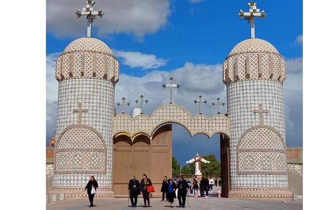 دير مارمرقس الرسول بـ طريق العلمين يحتفل بـ عيد القديس الأنبا ساويرس الإنطاكى 