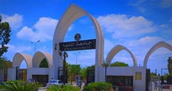 رئيس جامعة المنيا يوجه باستحداث برامج دراسية جديدة للطلاب تلبي احتياجات سوق العمل
