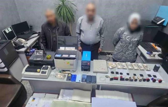 أجهزة الأمن: ضبط عصابة تخصصت فى تزوير إقامات بالقاهرة والقليوبية