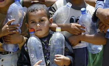   غزة تعاني العطش.. إسرائيل تستخدم «المياه» كسلاح في عدوانها ضد سكان القطاع