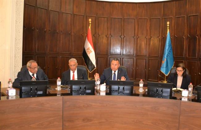 رئيس جامعة الإسكندرية يبحث تعزيز سبل التعاون مع وفد هيئة تمويل العلوم والتكنولوجيا والإبتكار