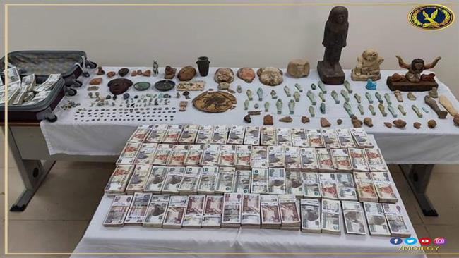 ضبط شخصين بالجيزة بحوزتهما 1400 قطعة أثرية بقصد الاتجار