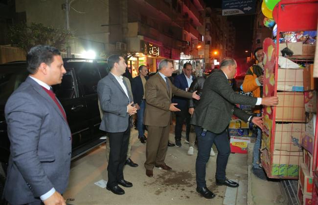 محافظ كفر الشيخ يقود حملة ليلية لإزالة الإشغالات والتعديات ويتفقد الخدمات والمرافق