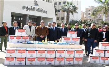   محافظ الفيوم يتفقد قافلة المواد الغذائية المقدمة من صندوق تحيا مصر
