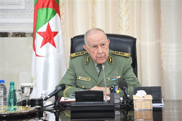 رئيس أركان الجيش الجزائري : نقف دائمًا مع القضايا العادلة في العالم وعلى رأسها القضية الفلسطينية