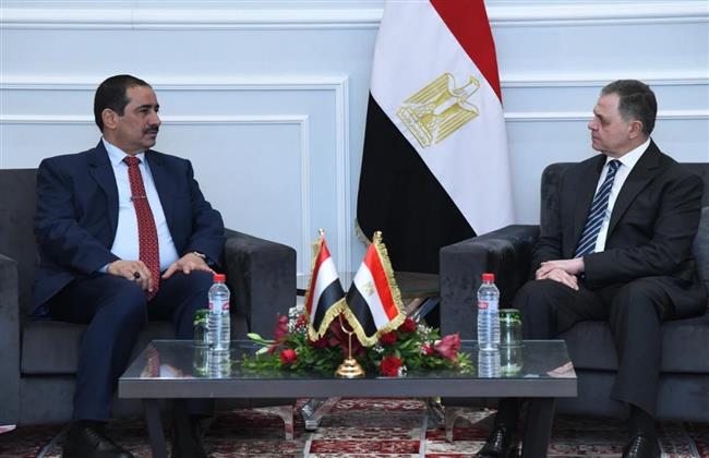 وزير الداخلية يلتقي نظرائه بالعاصمة التونسية