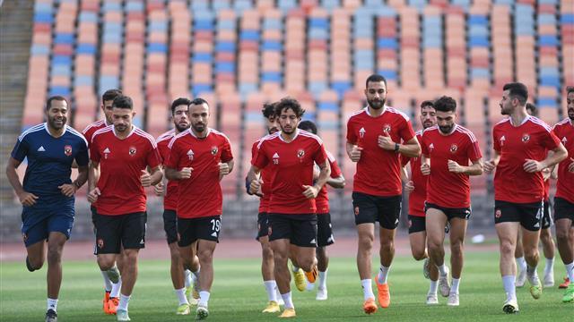 الدوري المصري .. الأهلي يختتم تدريباته استعدادًا لمباراة بلدية المحلة