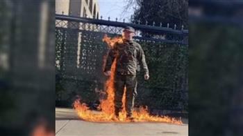   احتجاجا على الحرب بغزة.. طيار أمريكي يشعل النار في نفسه أمام سفارة إسرائيل