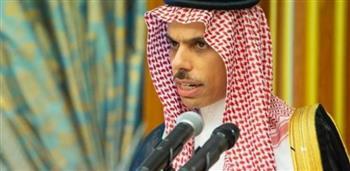 وزير الخارجية السعودي يبحث مع نظيريه السويسري والكولومبي تعزيز العلاقات الثنائية