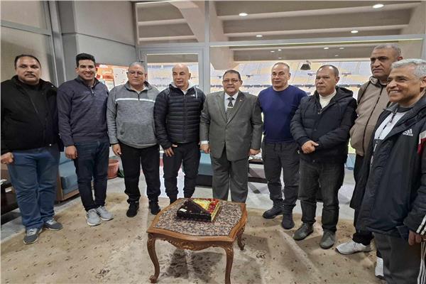 جهاز منتخب مصر يحضر مباراة المقاولون والمصري