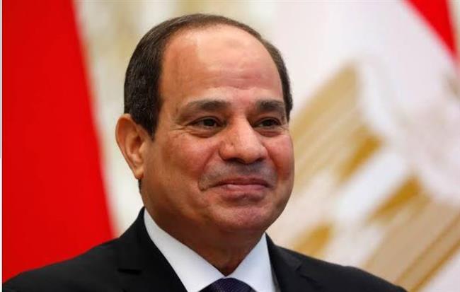 الرئيس السيسي يجتمع بوزير الدفاع ورئيس أركان حرب القوات المسلحة