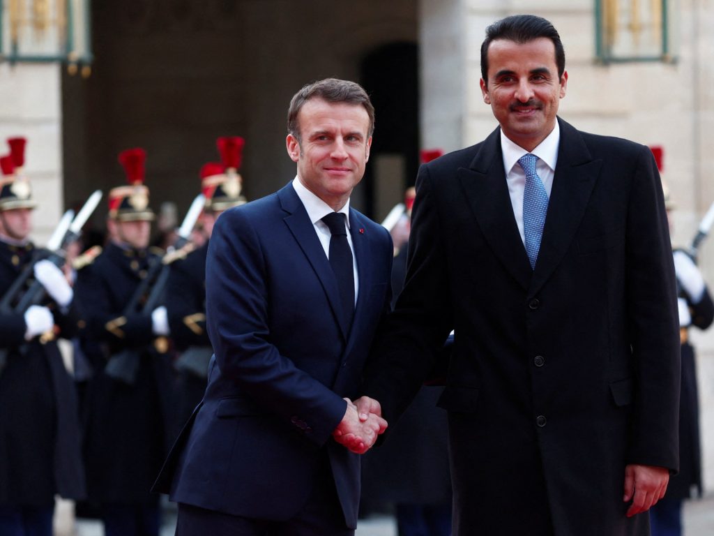 الرئيس الفرنسي وأمير قطر يؤكدان الحاجة الملحة لوقف فوري ودائم لإطلاق النار في غزة