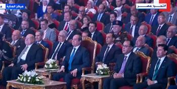   سحابة عدت.. الرئيس السيسي يشهد عرضا غنائيا بمشاركة مدحت صالح