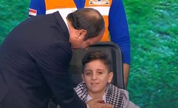   الرئيس السيسي يرحب بـ الطفل الفلسطيني عبد الله الذي تم علاجه فى مصر