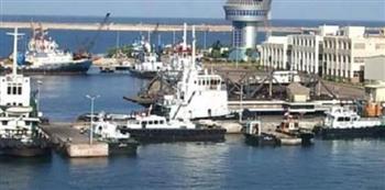   ميناء دمياط يتداول 42 سفينة للحاويات والبضائع العامة