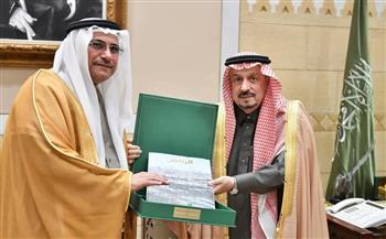   أمير منطقة الرياض يستقبل رئيس البرلمان العربي والوفد المرافق لة