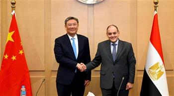   خبير مصرفي لـ" دار المعارف ": زيارة وزير التجارة الصيني لمصر تهدف لزيادة التبادل التجاري بين البلدين