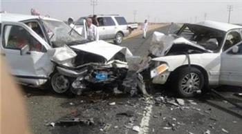   مصرع 5 أشخاص نتيجة تصادم سيارتين على طريق مصر الإسماعيلية