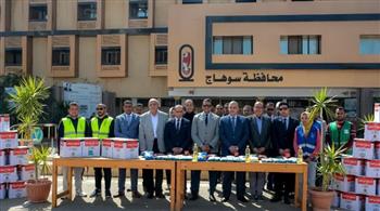   محافظ سوهاج يتابع قافلة صندوق تحيا مصر لدعم الأسر الأولى بالرعاية خلال الشهر الكريم 