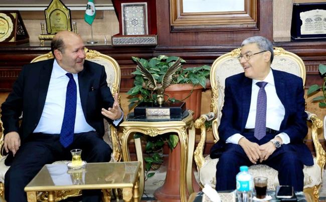 محافظ المنيا يستقبل مساعد وزيرة التخطيط لبحث سبل التعاون المشترك