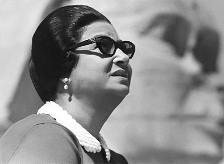 بمناسبة مرور 49 عام على رحيل أم كلثوم.. أسرار لا يعرفها أحد  
