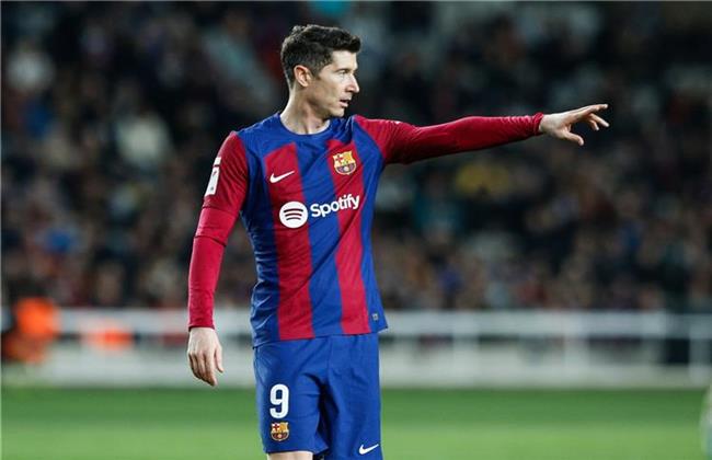 الدوري الإسباني .. ليفاندوفسكي يقود تشكيل برشلونة ضد ألافيس