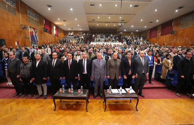 محافظ الشرقية ورئيس جامعة الزقازيق يشهدان احتفالية مؤسسة حياة كريمة لتكريم المتطوعين
