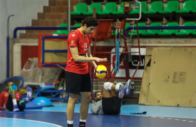 "رجال طائرة الأهلي" يفوز على القناة في الدوري