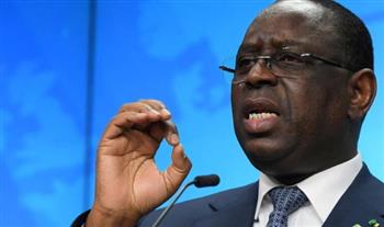   الرئيس السنغالي يحل الحكومة
