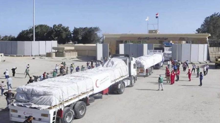 ميناء رفح يستقبل 74 جريحًا فلسطينيًا وإدخال 126 شاحنة لـ غزة