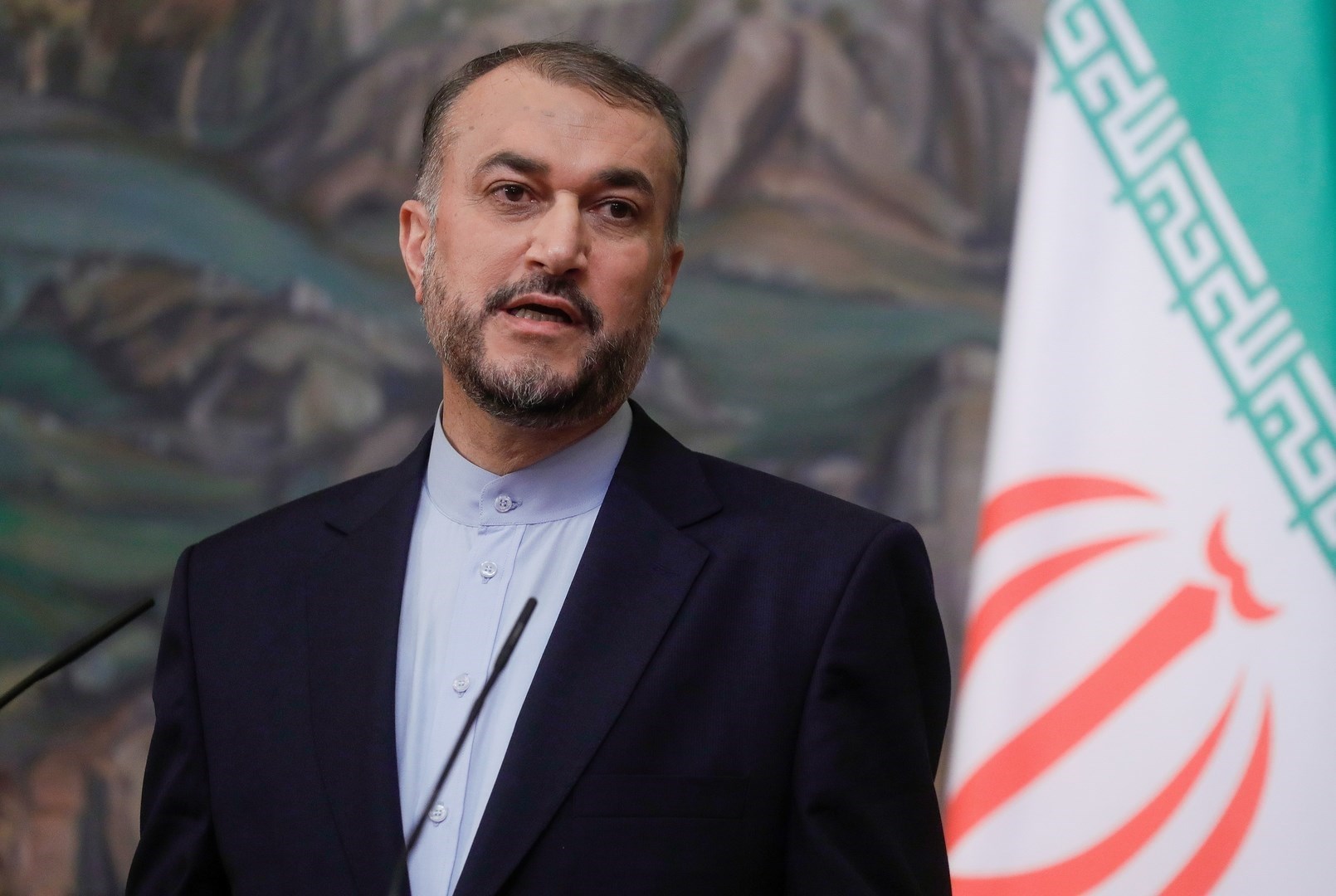 وزير الخارجية الإيراني: لا تختبروا غضب منطقتنا