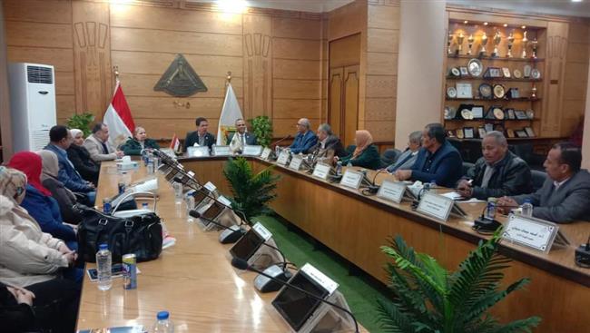 " الجيزاوي " يؤكد على الترشيد والاستدامة في الإنفاق داخل جامعة بنها