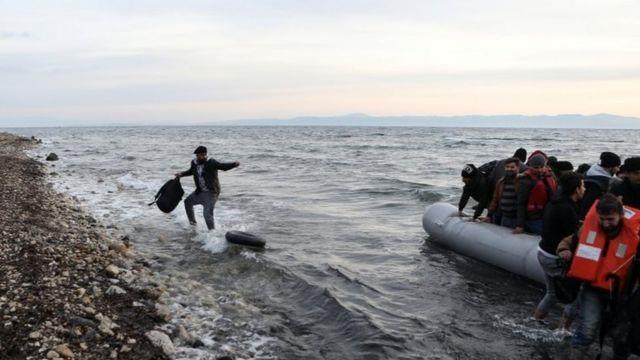 كيف تعاملت تركيا و أوروبا مع " المهاجرين "؟