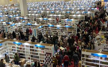   معرض القاهرة الدولي للكتاب يتخطى الـ4 ملايين زائر خلال 11 يومًا من انطلاقه