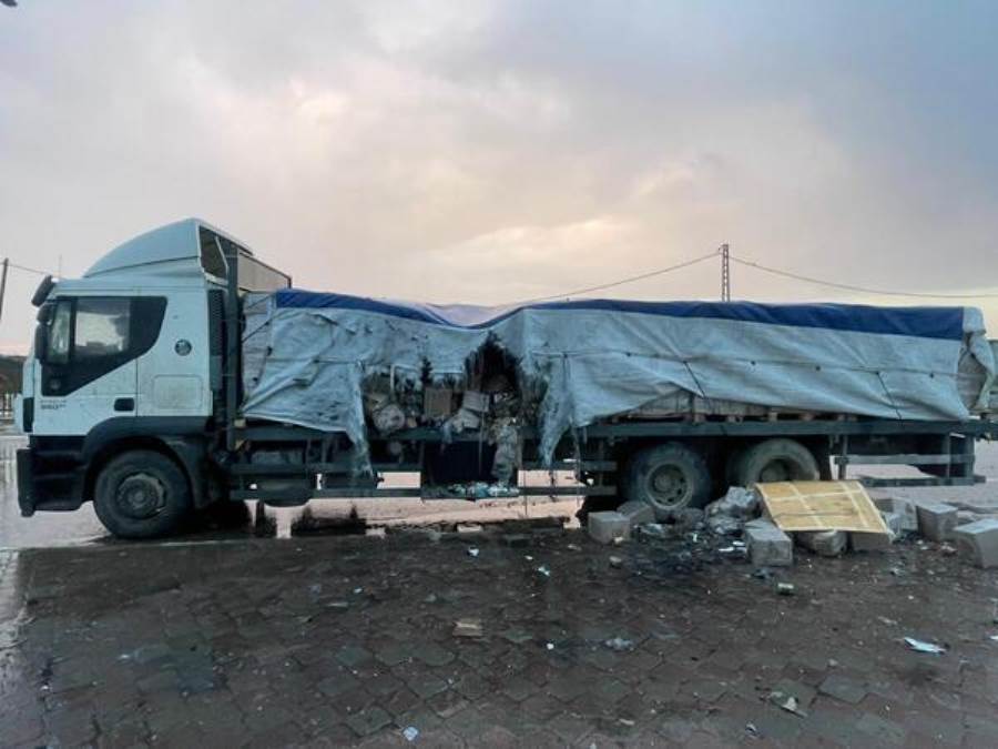 شاحنة "أونروا" تتعرض لنيران إسرائيلية في طريقها إلى شمال قطاع غزة