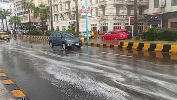 أمطار غزيرة على الإسكندرية مع استمرار حركة الملاحة في الميناء 