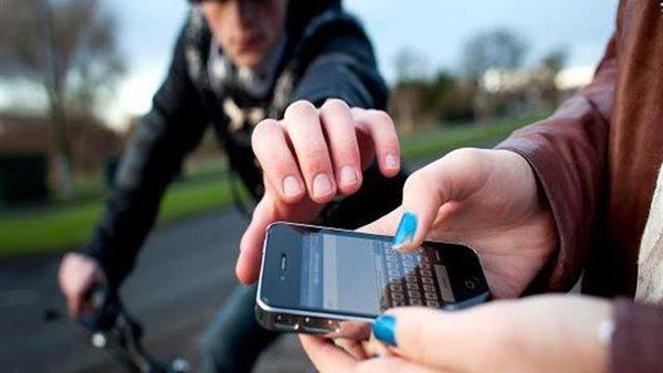 تجديد حبس المتهمين بسرقة الهواتف المحمولة في مدينة نصر