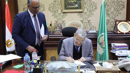 بنسبة نجاح 74.26% محافظ المنيا يعتمد نتيجة الشهادة الإعدادية
