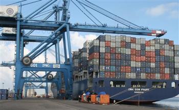   تداول 38 سفينة حاويات وبضائع العامة بميناء دمياط