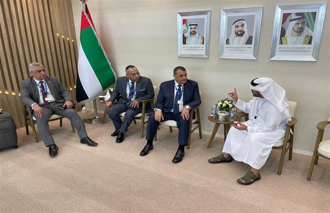 وزير الإنتاج الحربي يناقش سبل التعاون مع ممثلي الشركات بمعرض الدفاع العالمي بالرياض