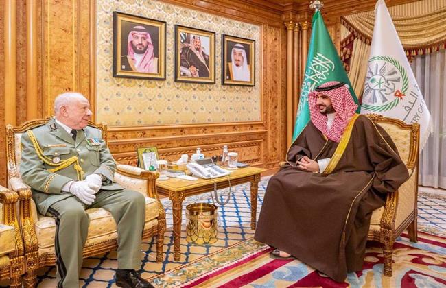 رئيس أركان الجيش الجزائري يؤكد الحرص على الارتقاء بالتعاون العسكري مع السعودية