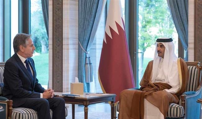 أمير قطر يؤكد لوزير خارجية أمريكا ضرورة تضافر الجهود لوقف فوري لإطلاق النار بغزة