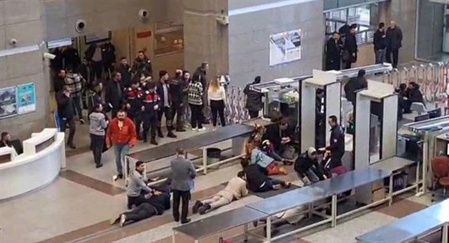 الصور الأولى لعملية إطلاق نار أمام محكمة بإسطنبول