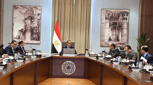 رئيس الوزراء يتابع موقف تطبيق منظومة الشحن المسبق