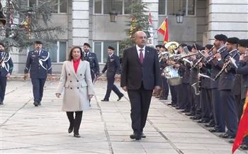   وزيرا دفاع العراق و إسبانيا يبحثان سبل تعزيز العلاقات الثنائية