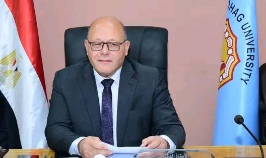 رئيس جامعة سوهاج يثمن قرارت الرئيس السيسي بزيادة الحد الأدنى للأجور