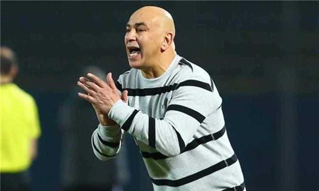 حسام حسن يهدد مستقبل نجم الأهلي مع منتخب مصر
