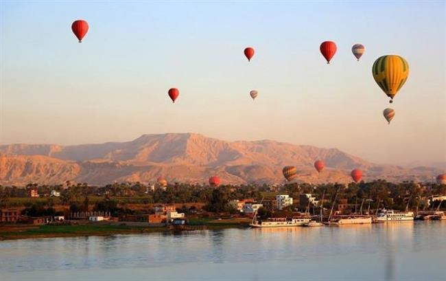 45 رحلة بالون طائر تحمل أكثر من 1110 سائحين تحلق في سماء الأقصر
