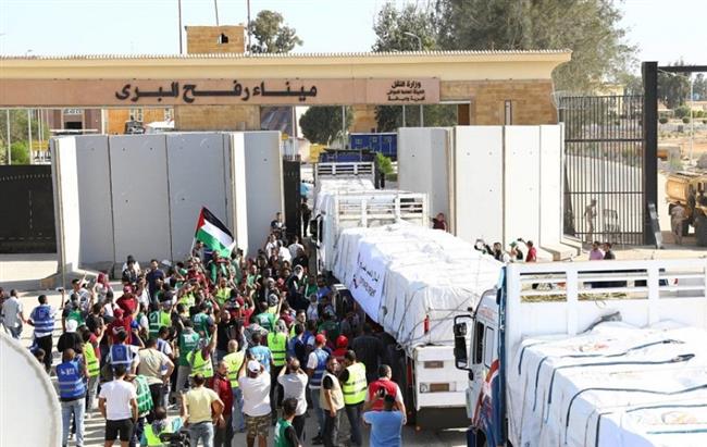 إدخال 75 شاحنة مساعدات إنسانية متنوعة إلى قطاع غزة